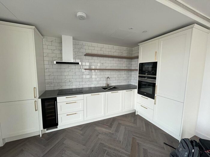 2 Bedroom Flat To Rent In Gauging Square, Wapping, E1W