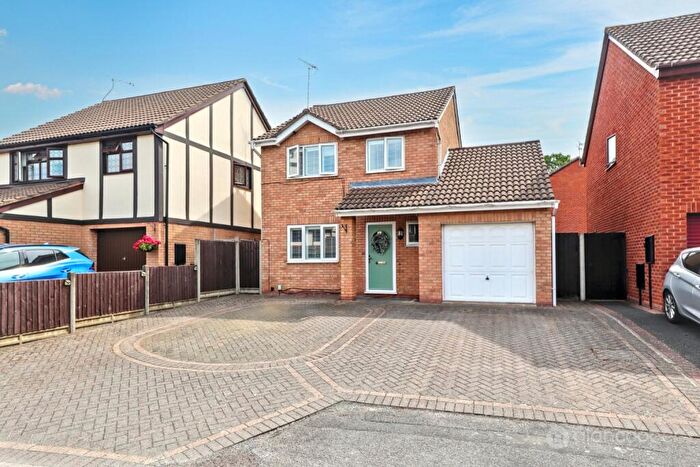 3 Bedroom Detached House For Sale In Clovelly Way, Horeston Grange, Nuneaton, CV11