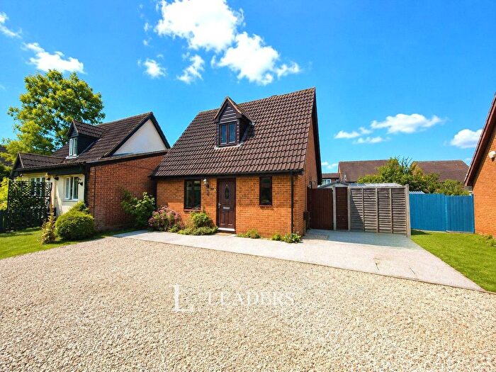 2 Bedroom Detached House For Sale In Caesars Close, Bancroft, Milton Keynes, MK13
