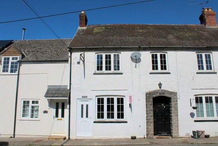 2 Bedroom Flat To Rent In Chetnole Road, Leigh, Sherborne, DT9