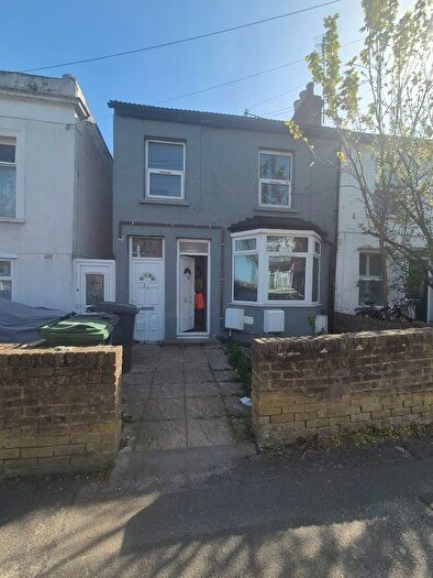 2 Bedroom Flat To Rent In Maynard Road, Walthamstow, E17