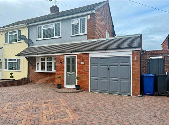 3 Bedroom Semi-Detached House For Sale In Queens Crescent, Hurst Hill, Coseley, WV14