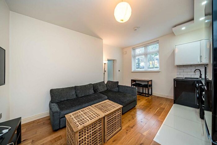 1 Bedroom Flat For Sale In Windmill Place, Southall, UB2