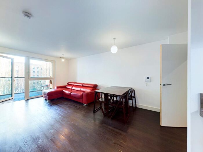 3 Bedroom Flat To Rent In Copenhagen Court, Pell Street, SE8