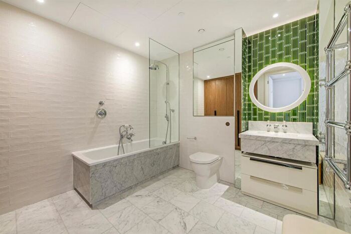 1 Bedroom Flat For Sale In Ambassador Building, Embassy Gardens, New Union Square, London, SW11