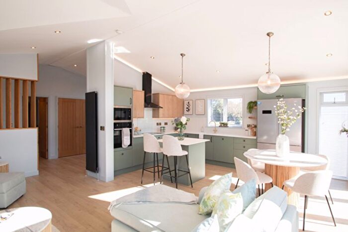 2 Bedroom Mobile/park Home For Sale In Merley House Lane, Ashington, Wimborne, BH21
