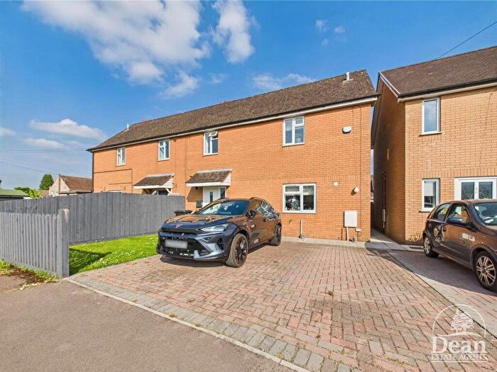 3 Bedroom Semi-Detached House For Sale In The Crescent, Berry Hill, Coleford, GL16