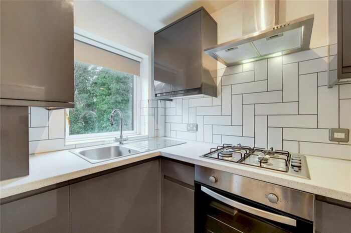 1 Bedroom Flat To Rent In Chiswick Plaza, - Sutton Court Road, London, W4
