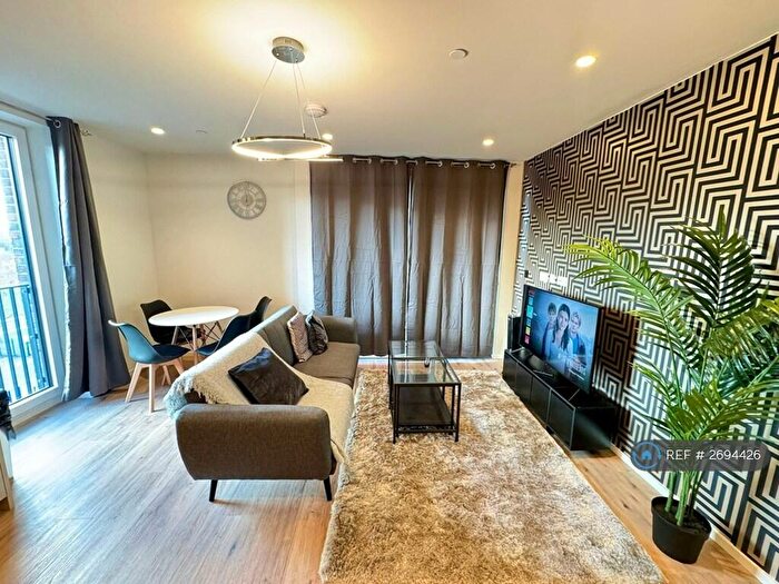 2 Bedroom Flat To Rent In Curlew House, London, E14