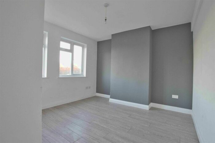 2 Bedroom Flat To Rent In Shenley Road, Borehamwood, WD6