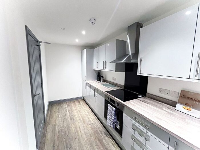 1 Bedroom Flat To Rent In , Leeds Road, Castleford, WF10