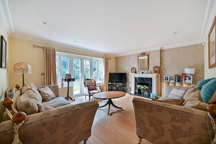 5 Bedroom Detached House For Sale In Ray Meadow, Maidenhead, SL6