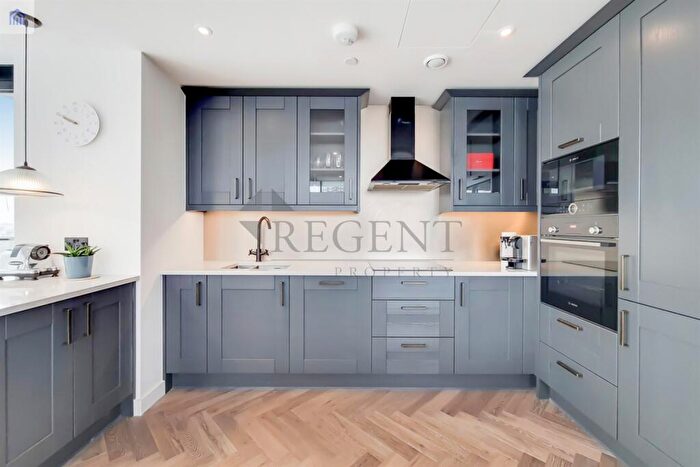 2 Bedroom Apartment To Rent In Merino Gardens, London Dock, E1W