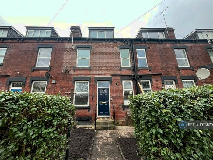 2 Bedroom Terraced House To Rent In Moor Road, Hunslet, Leeds, LS10