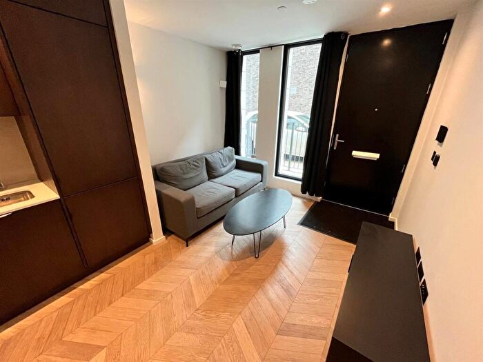 1 Bedroom Apartment To Rent In G Spinners Way, Castlefield, Manchester, M15