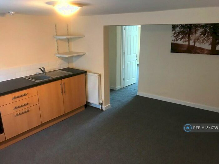 Studio To Rent In East Parade, Harrogate, HG1