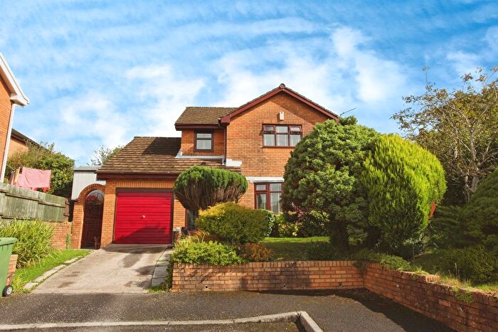3 Bedroom Detached House For Sale In Cae Caradog, Caerphilly, CF83