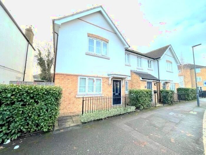 2 Bedroom Flat For Sale In Meridian Court, Harrow, HA3