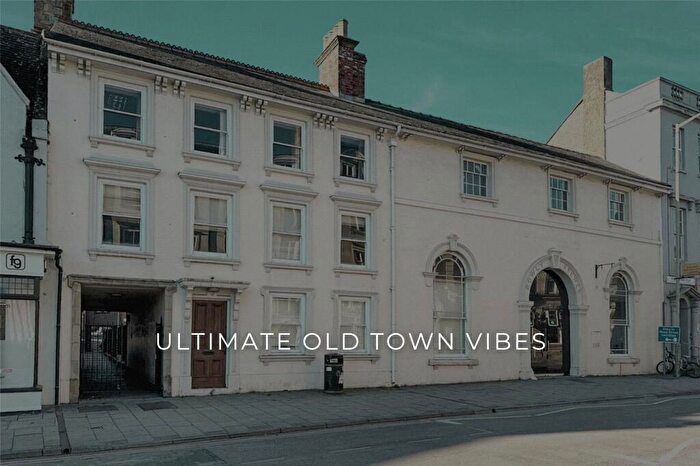 2 Bedroom Apartment To Rent In Old Town Court, - High Street, Old Town, SN1