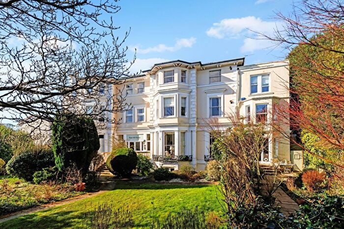 2 Bedroom Flat To Rent In Clarence Road, Tunbridge Wells, TN1