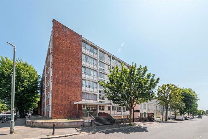 1 Bedroom Flat To Rent In Goldstone Villas, Hove, BN3