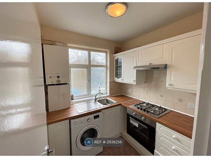 2 Bedroom Maisonette To Rent In Eastfields Road, Merton, CR4