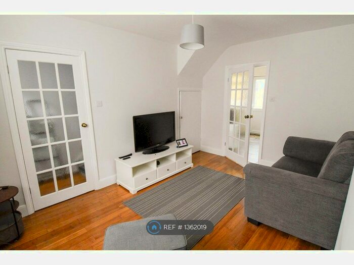 2 Bedroom Terraced House To Rent In Leverson Street, London, SW16