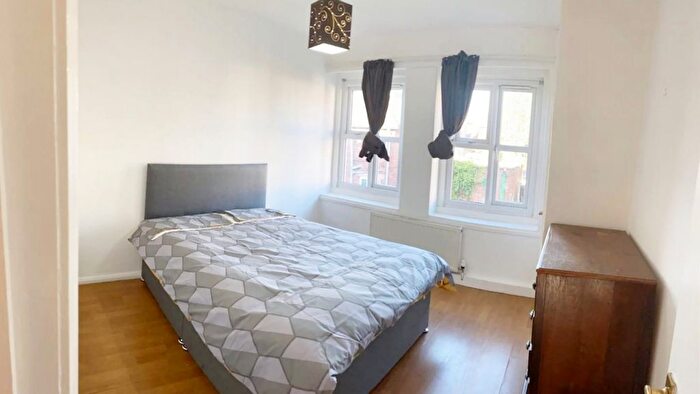 3 Bedroom Flat To Rent In Holland Street, Fairfield, Liverpool, L7