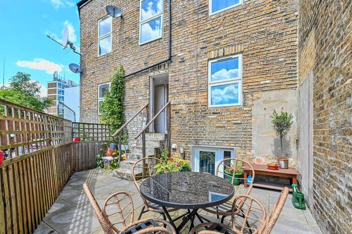 4 Bedroom Terraced House For Sale In Belfast Road, Stoke Newington, London, N16