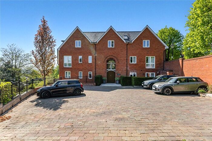 3 Bedroom Semi-Detached House To Rent In Stratton Road, Winchester, Hampshire, SO23