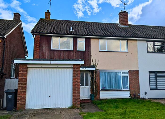 3 Bedroom Semi-Detached House For Sale In Sparrows Herne, Basildon, SS16