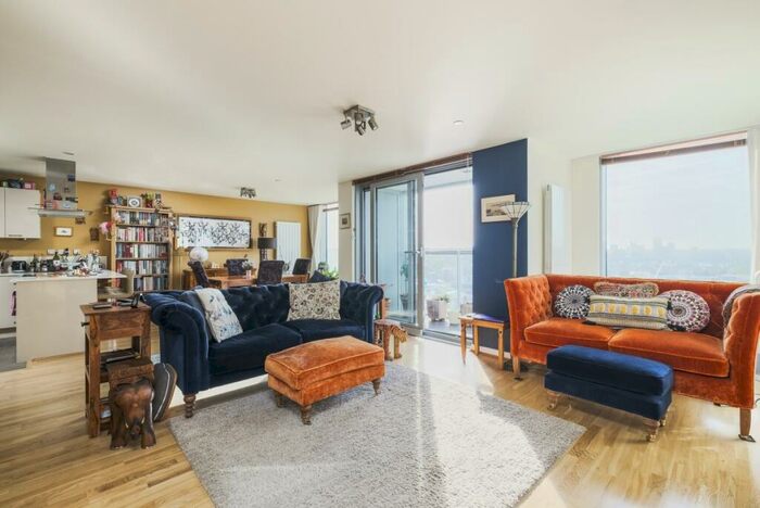 3 Bedroom Flat To Rent In Harmony Place London, SE8