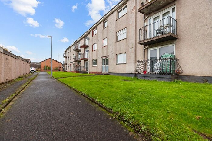 3 Bedroom Flat For Sale In Viscount Avenue, Renfrew, Renfrewshire, PA4