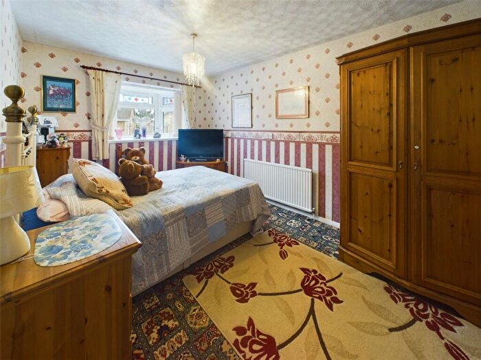 2 Bedroom Bungalow For Sale In Wollaton Paddocks, Wollaton, Nottinghamshire, NG8