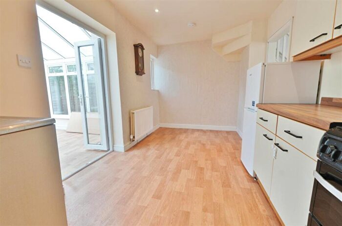 3 Bedroom Terraced House To Rent In Wiltshire Avenue, Slough, SL2