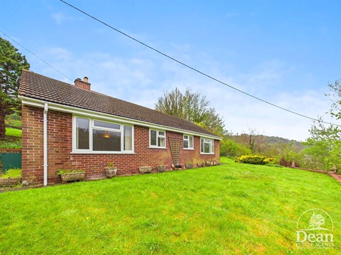 3 Bedroom Detached Bungalow For Sale In Camomile Green, Lydbrook, GL17