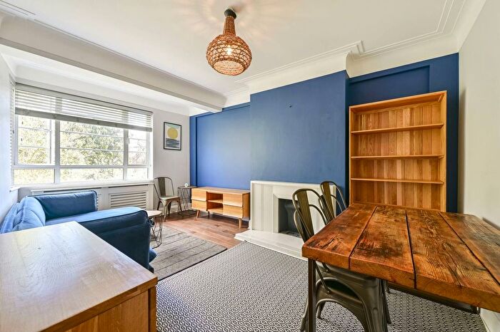 2 Bedroom Flat To Rent In Woodside, Wimbledon, London, SW19