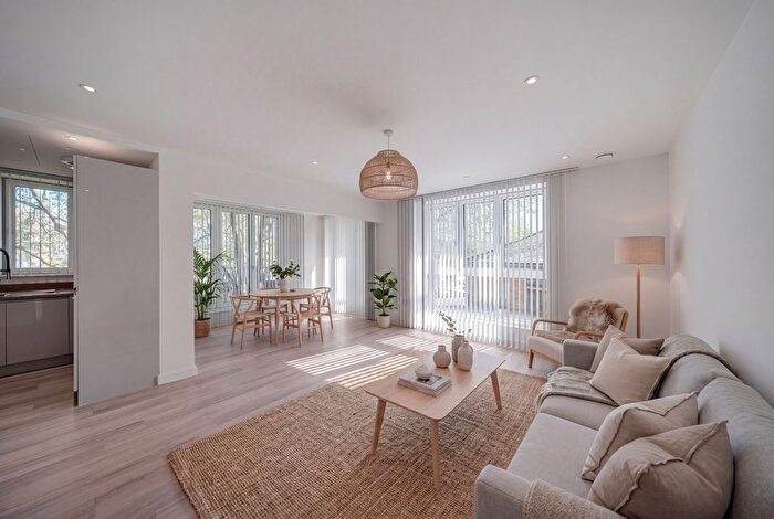 1 Bedroom Flat For Sale In Eeko, Camden, NW1