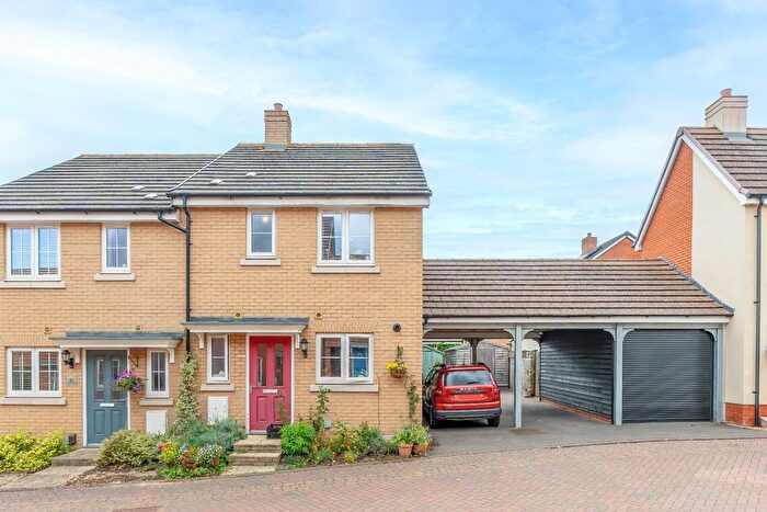 3 Bedroom Semi-Detached House For Sale In Veritas Grove, Leighton Buzzard, LU7