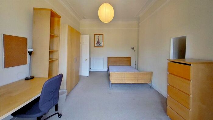 4 Bedroom Flat To Rent In Strathfillan Road, Edinburgh, EH9