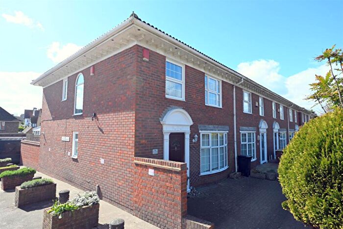 3 Bedroom End Of Terrace House For Sale In Upperton Road, Upperton, Eastbourne, BN21