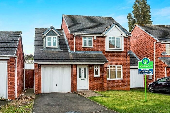 3 Bedroom Detached House To Rent In Colsyll Gardens, Dudley, West Midlands, DY1