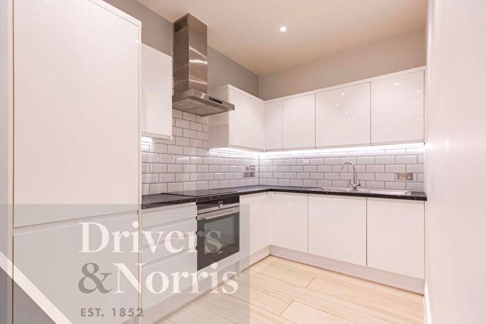 1 Bedroom Apartment To Rent In Holloway Road, Holloway, London, N7