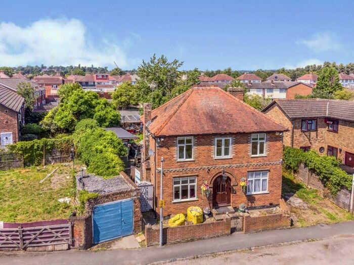 4 Bedroom Detached House For Sale In North Town Moor, Maidenhead, Berkshire, SL6