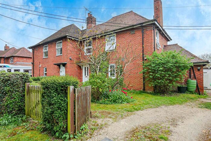 3 Bedroom Semi Detached House For Sale In Didcot Road, Brightwell-Cum-Sotwell, OX10