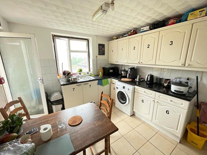 6 Bedroom Semi-Detached House To Rent In Priory Avenue, High Wycombe, HP13
