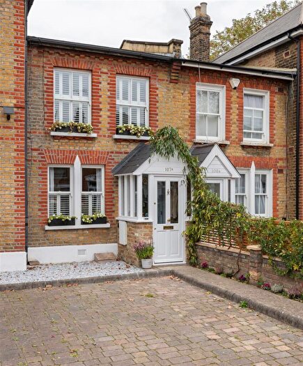 2 Bedroom House For Sale In Windsor Road, Forest Gate, E7