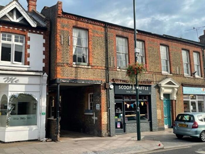 2 Bedroom Flat To Rent In High Street, Hampton Hill, Hampton, TW12