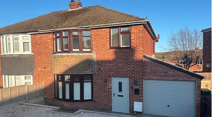 3 Bedroom Property To Rent In Windsor Drive, Wingerworth, Chesterfield, S42