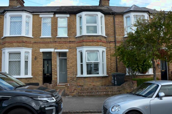 1 Bedroom Flat To Rent In Meadow Road, Loughton IG10
